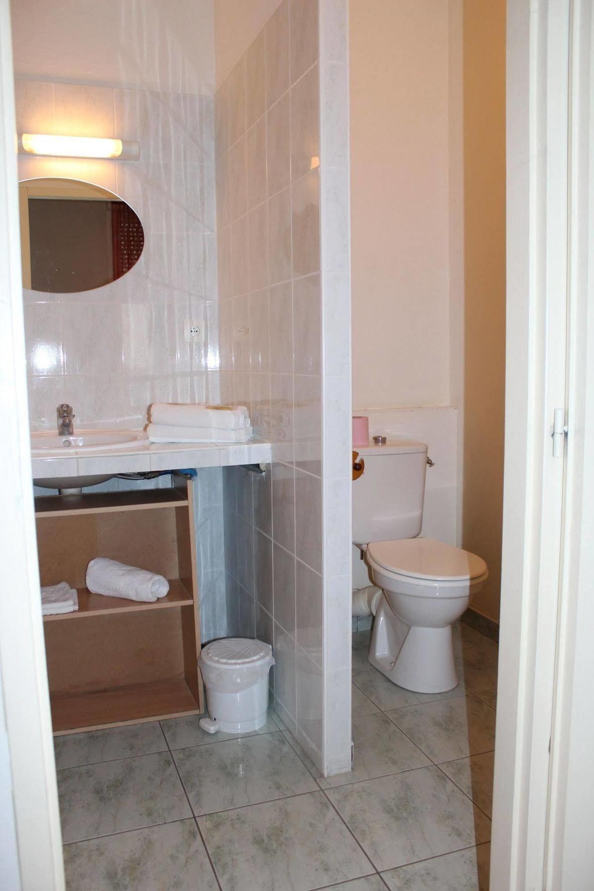 Le Phenix Hotel Castillon-la-Bataille Buitenkant foto